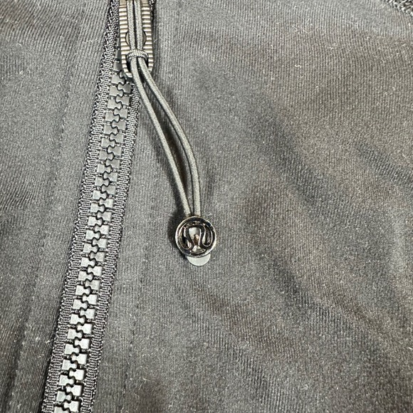 Lululemon Black Define‎ Jacket Thumbholes Full Zip Athletic Fitted Size 6 - Picture 2 of 9